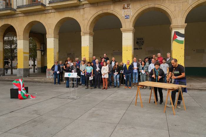 "Aurreko belaunaldiek utzitako tresnak abian jarri nahi ditugu gure herri-harrotasuna erakusteko eta bidea egiteko"