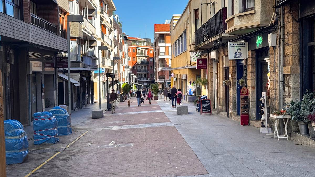 Algortako Dendak eta Romo Bizirik elkarteek 1.000 euro baino gehiago zozkatuko dituzte bezeroen artean