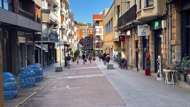 Algortako Dendak eta Romo Bizirik elkarteek 1.000 euro baino gehiago zozkatuko dituzte bezeroen artean