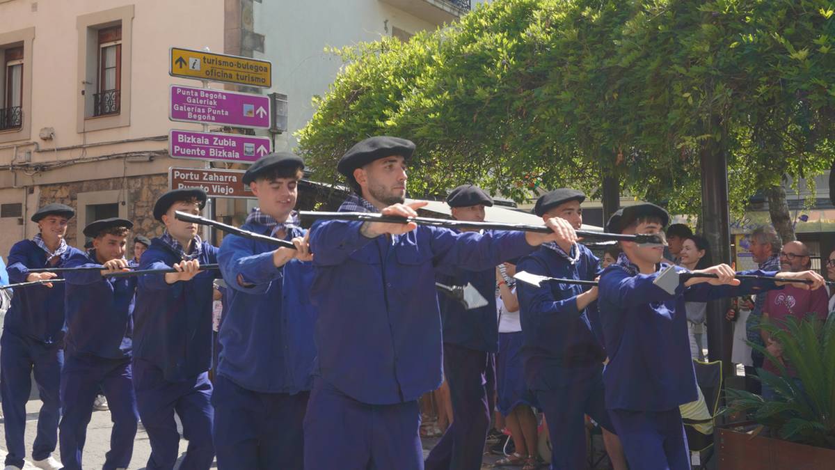 Kuadrillak nagusi Portu Zaharreko jaitsieran