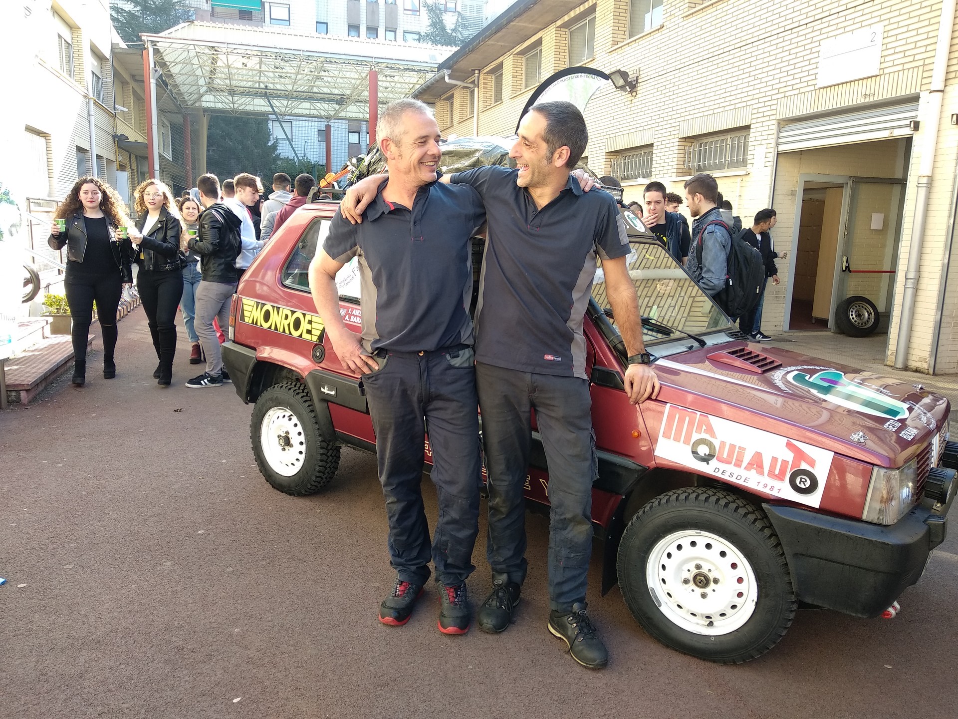 Fadura LHIIko irakasle bik Marokoko rallye solidarioa egingo dute