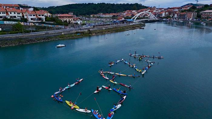 100 lagunetik gora bildu ditu GoazenUp Sup Race 2025 lasterketa solidarioak