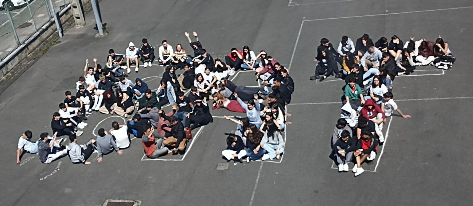 Artatza-Romo institutuko ikasleek bizikidetzan sakontzeko jaialdia ospatu dute