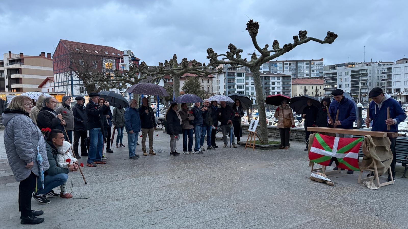 Matxitxakoko batailaren 89. urteurrena gogoratu dute Plentzian memoria ariketa hunkigarri batean