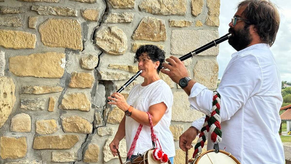 Santimamiko jaiek auzoa bete dute beste urte batez