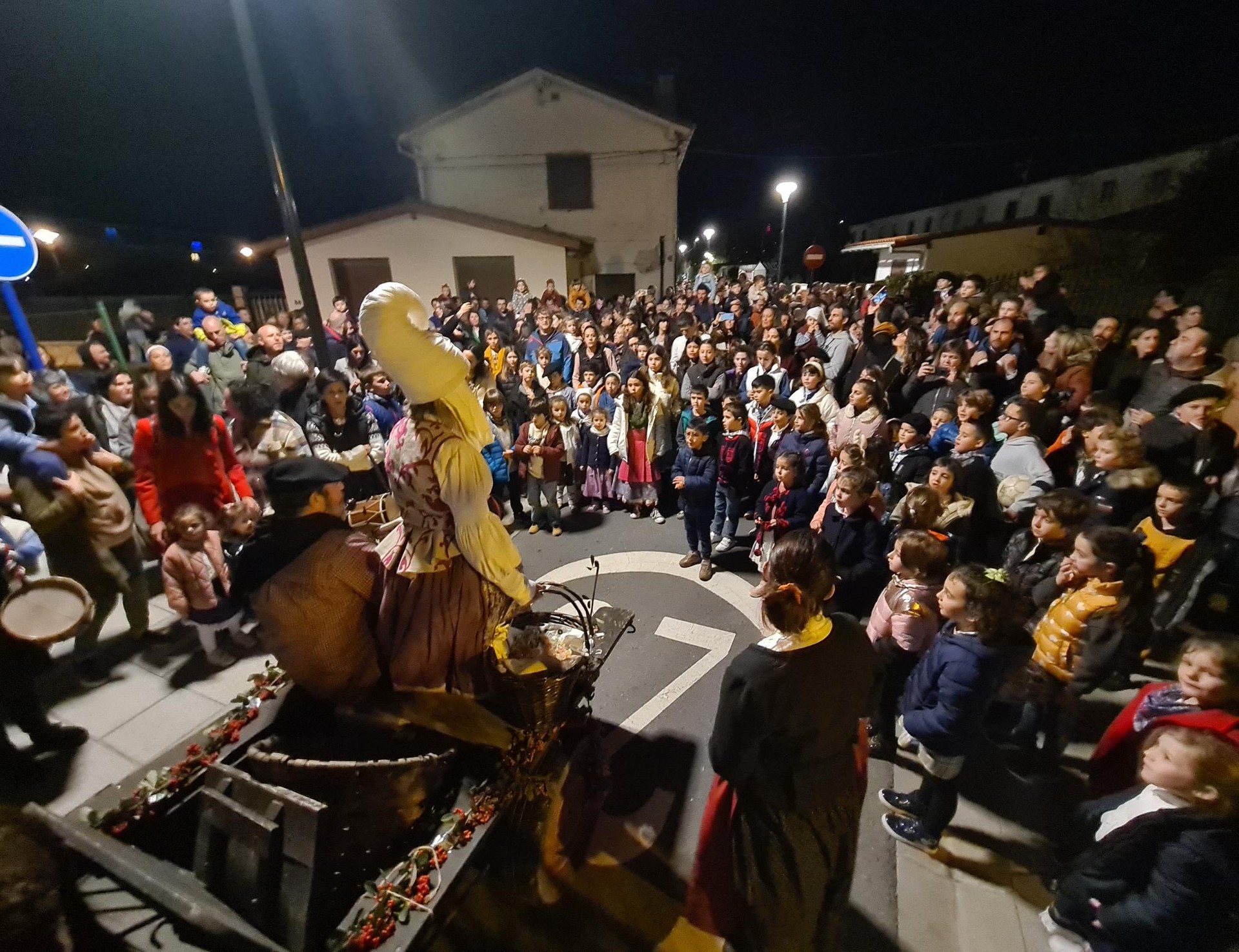 Olentzerok eta Mari Domingik Erandioko auzoak bisitatuko dituzte aste-akabuan