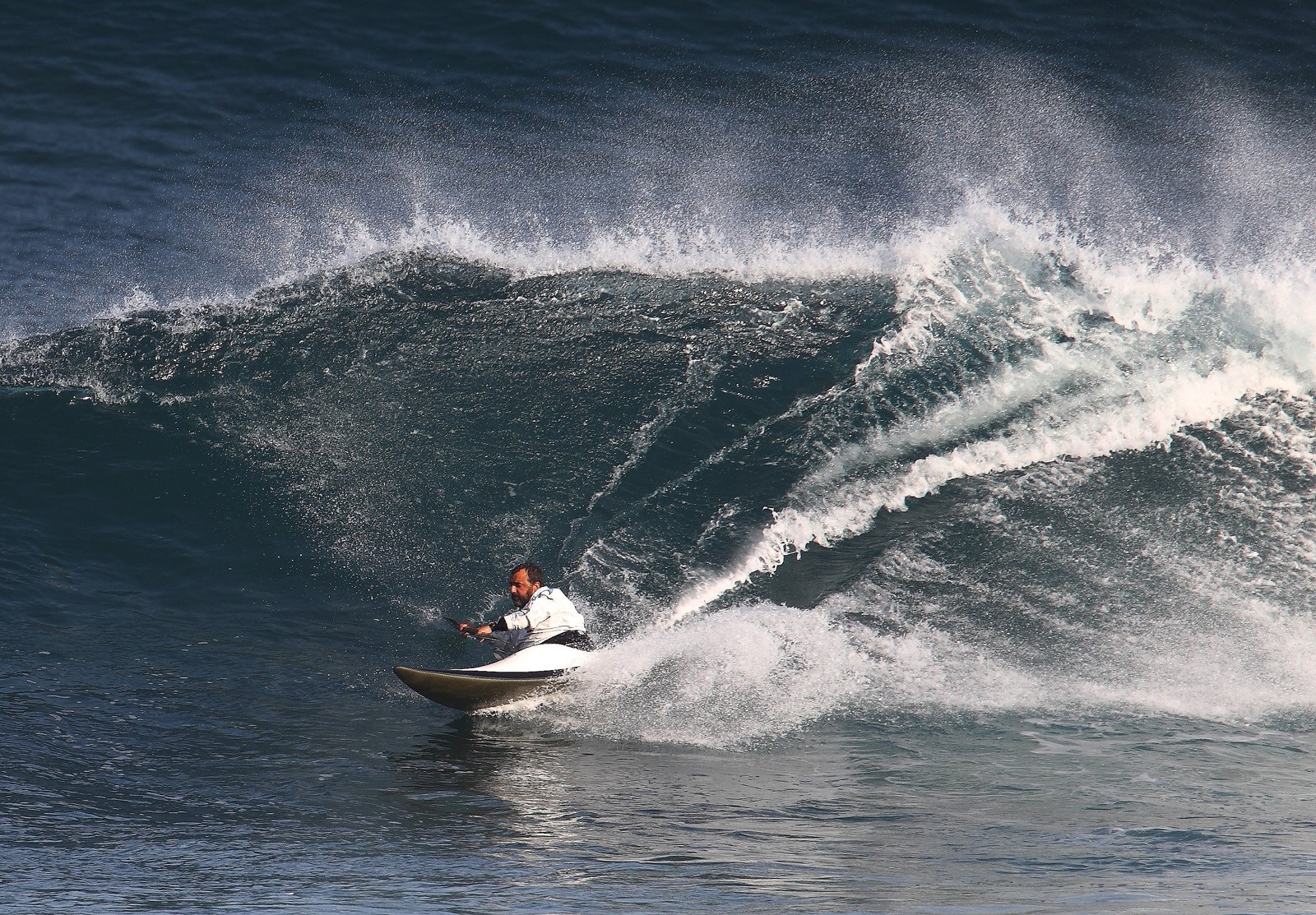 Oskar Martinezek domina bi eskuratu ditu Kayak Surf Munduko Txapelketan