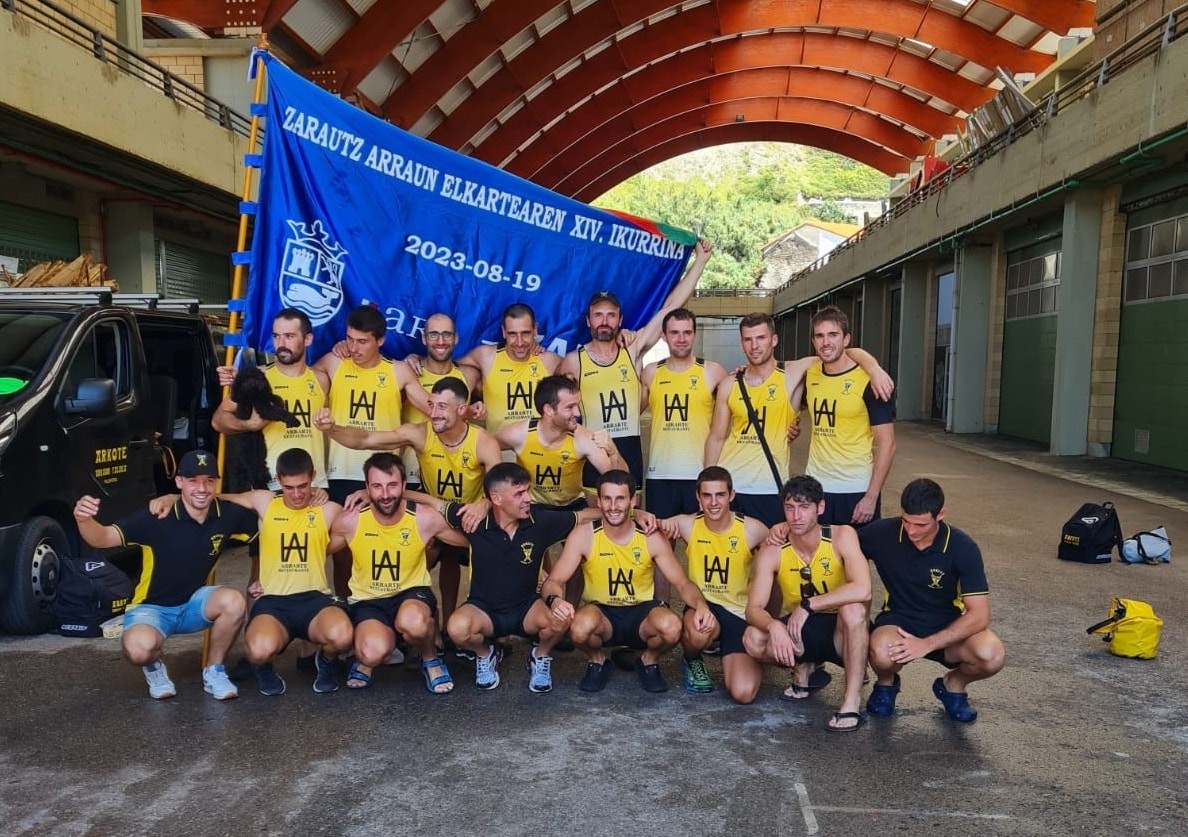 Arkotek ligako azken-aurreko estropada irabazi du Zarautzen