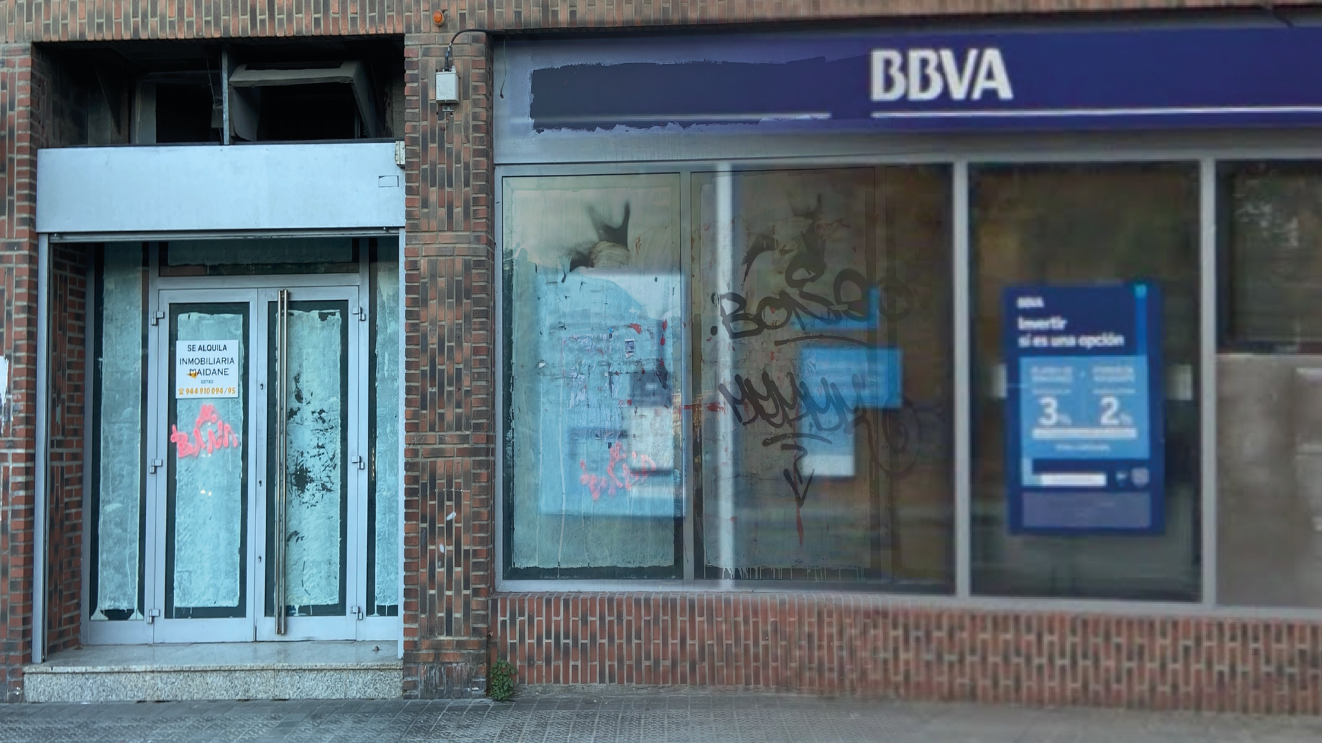 Banku-bulegoen erdia baino gehiago desagertu da Uribe Kostan 2008tik