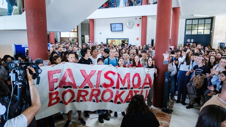 EHUk bere lanpostutik kendu du sareetan iruzkin faxistak egiteagatik salatutako ordezko irakaslea