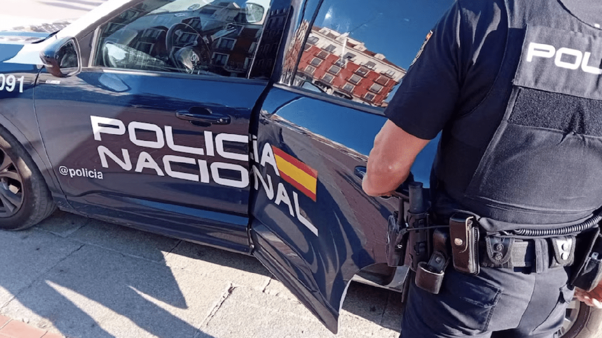 Espainiako Poliziak gutxienez hiru lagun atxilotu ditu Astrabuduan egindako operazio batean