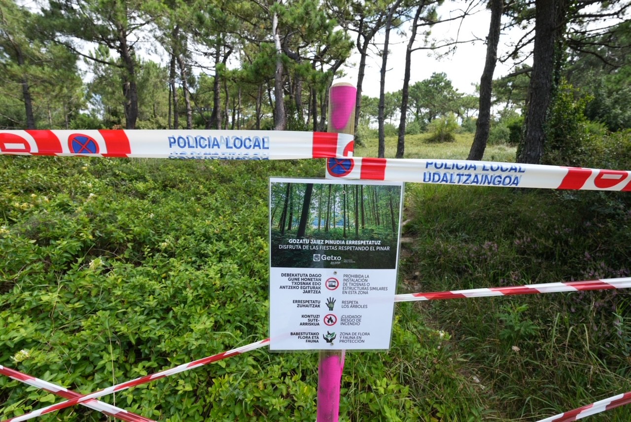 Aixerrotako pinudia hesitu eta etxolak eraikitzeko zementua erabiltzea debekatu du Getxoko Udalak Nazioarteko Paella Lehiaketaren harira