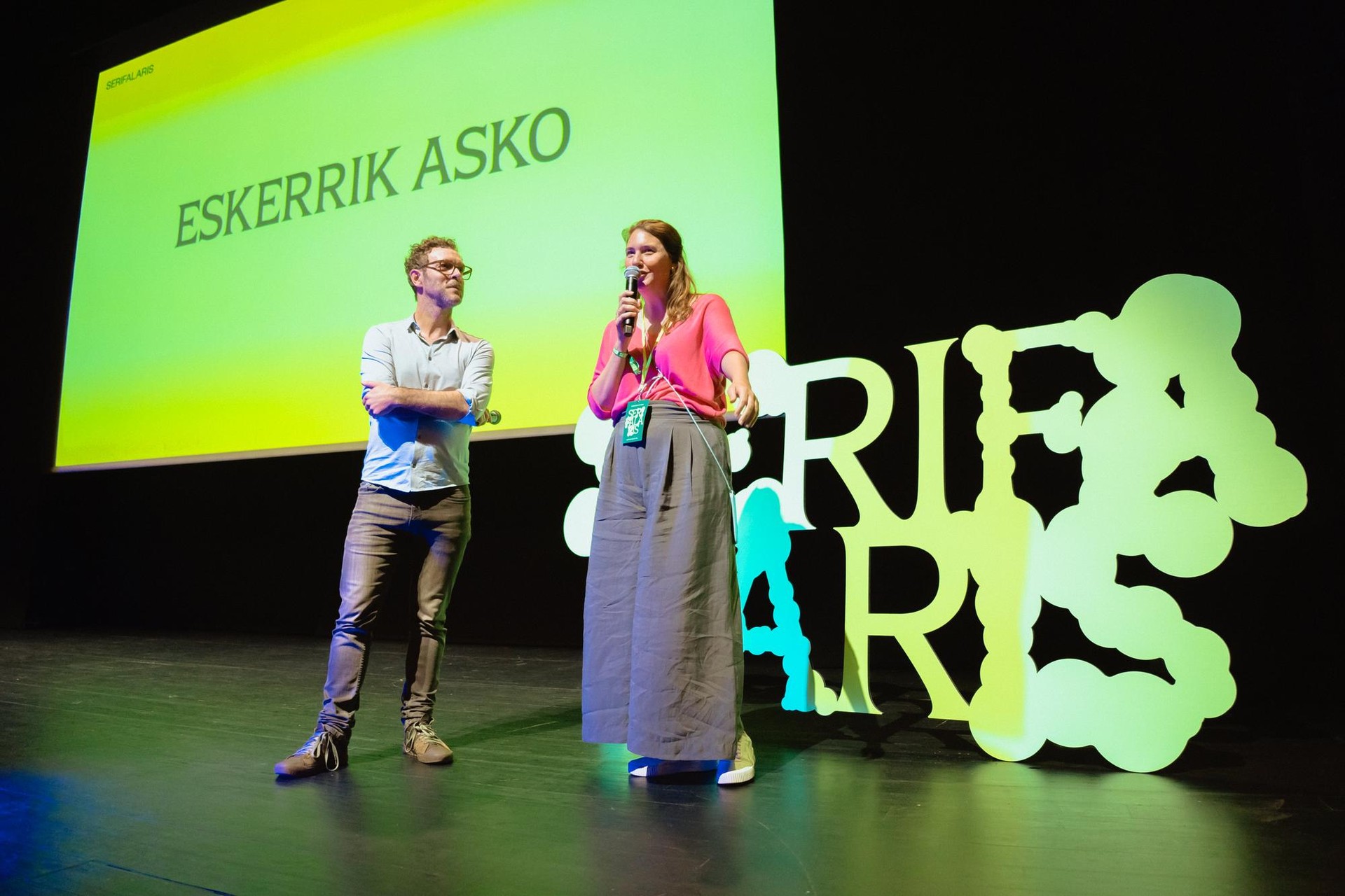 Marina Goñi eta Peio Atxalandabaso: "Jaialdira datozen pertsonak asko zaintzen saiatzen gara, serifalarien familiakoak bezalakoak sentitu daitezen"
