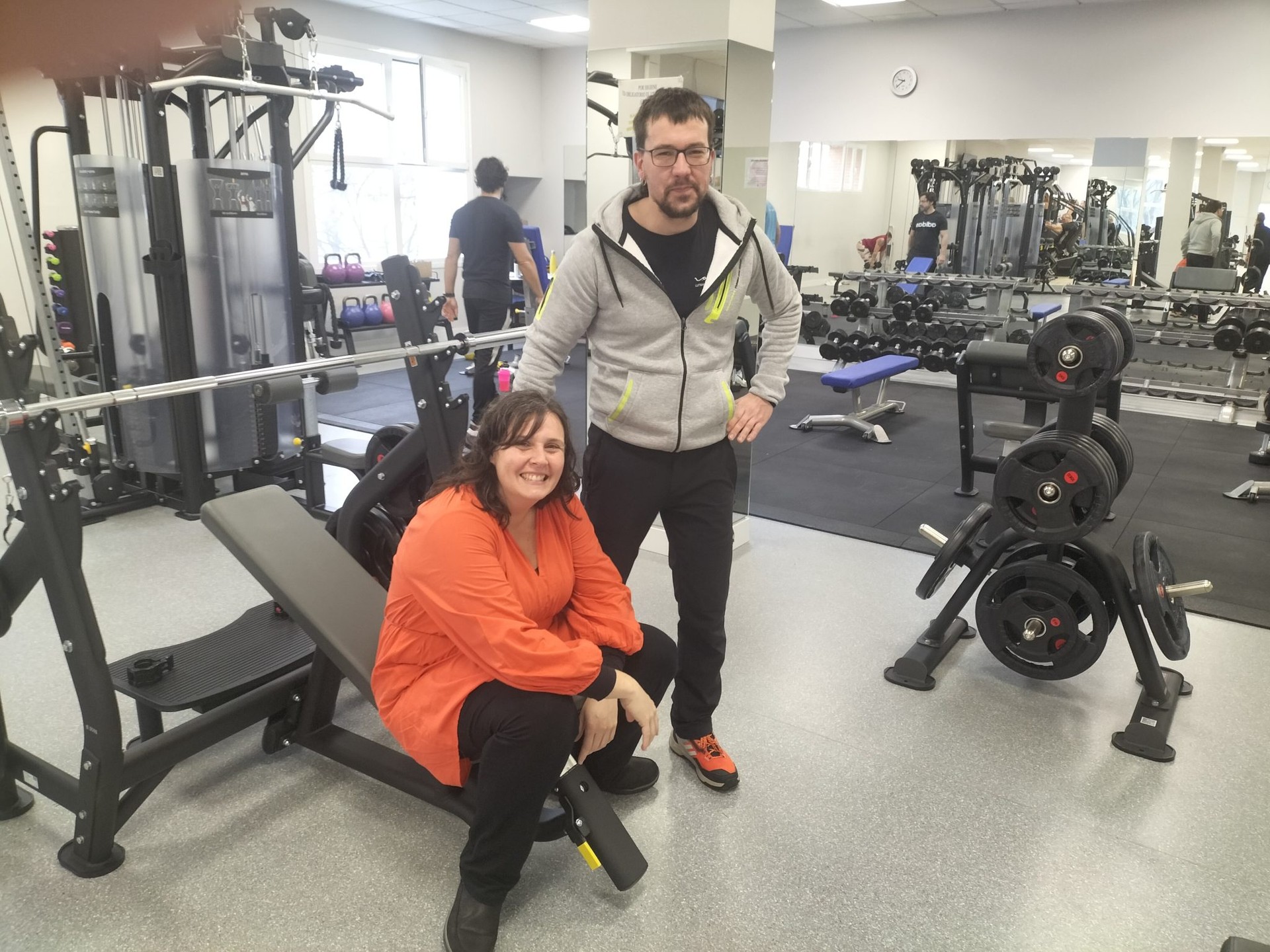 Astrabuduko kiroldegian fitness areto berria ireki dute