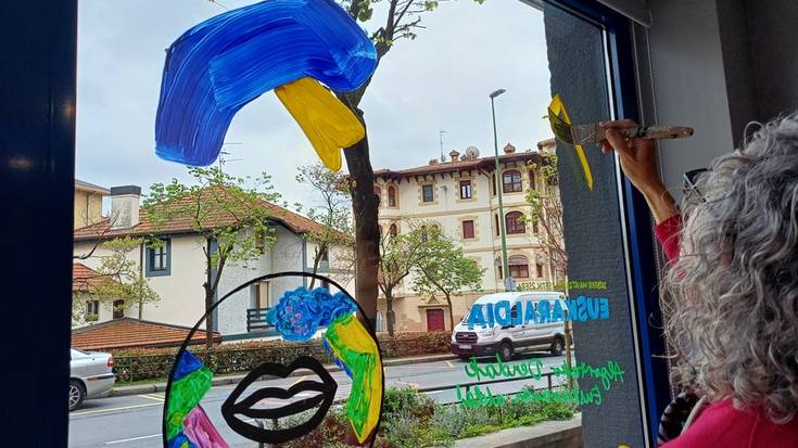 Algortako Dendak Euskaraldira batu da, euskararen alde