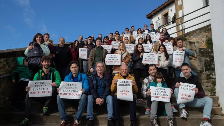 Bazkide izateko eskaerak irizpideen arabera baloratzen direla dio Getxo Arraun Elkarteak, baina salatzaileek legezkotasuna zalantzan jarri dute