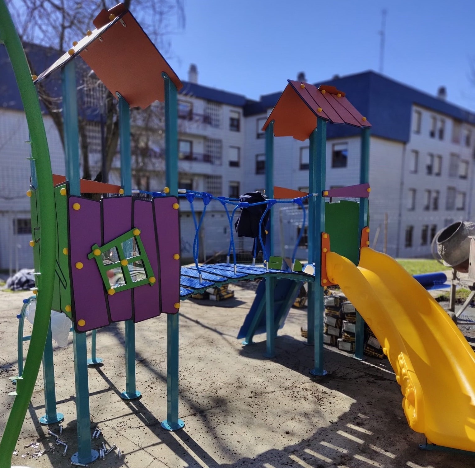 Hasi dira Sopelako umeentzako parke berriak muntatzen