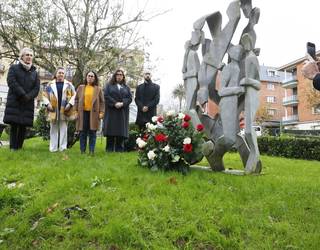 Terrorismoaren biktima "guztiei" omenaldia egin diete Getxon