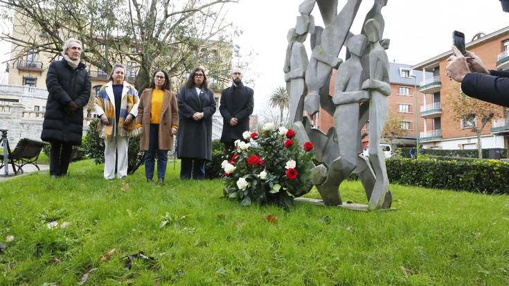 Terrorismoaren biktima "guztiei" omenaldia egin diete Getxon
