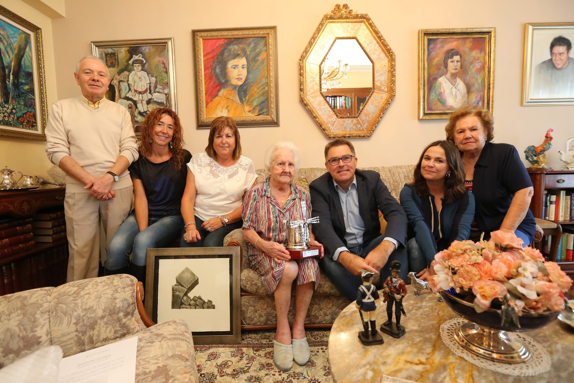 Maria Luisa Izagirre ehun urtetik gorako erandioztarra omendu dute