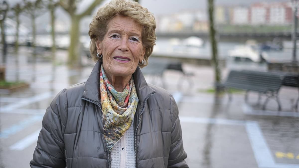 Dolo Amundarain, Isuskitzako iragana: "Andrakatik  oraindino nire baserria ikusten da"