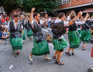 Itzubaltzeta/Romon prest daude jaiei ongietorria emateko!