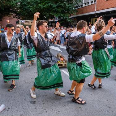 Itzubaltzeta/Romon prest daude jaiei ongietorria emateko!