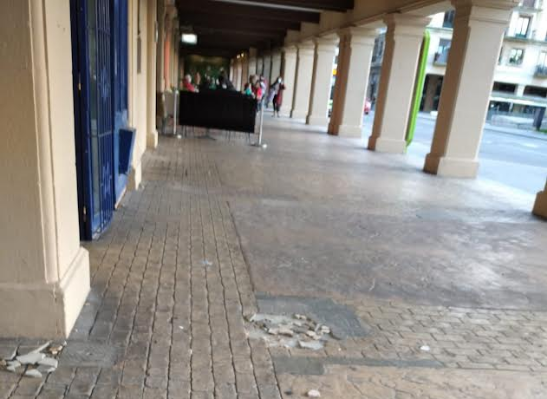 Getxoko PPk behin betiko konponbidea eskatu du Bizkaia Zubiko plazako arkupeetarako