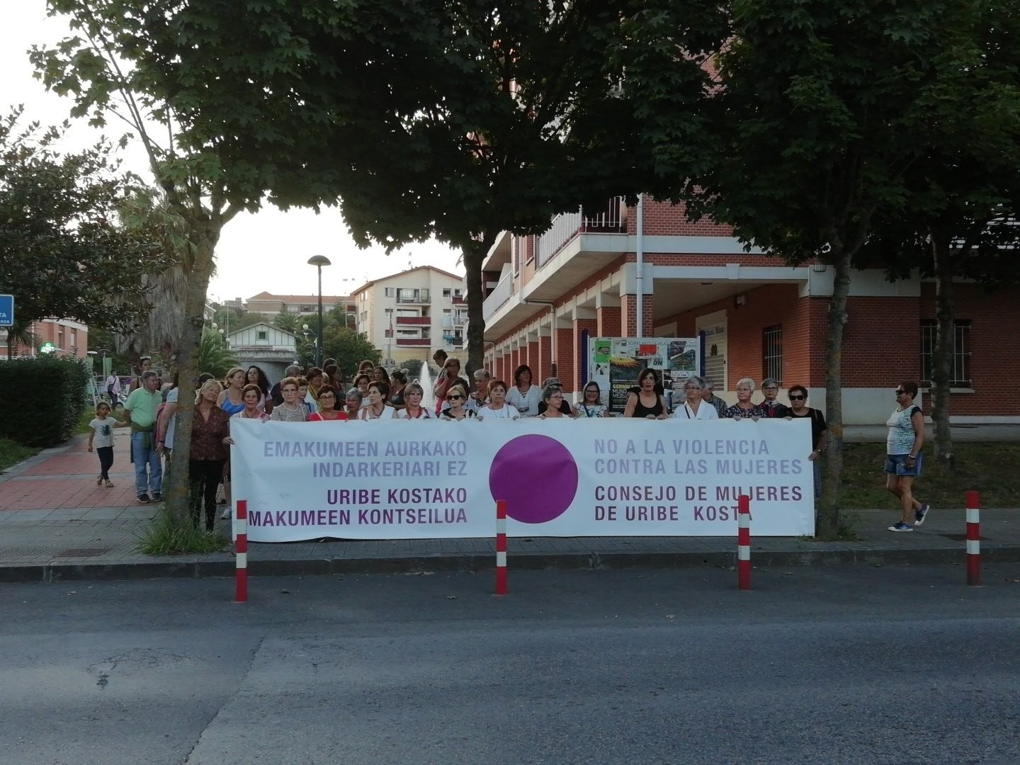 Dozenaka pertsonak salatu dute Larrabasterran azken hilketa matxista