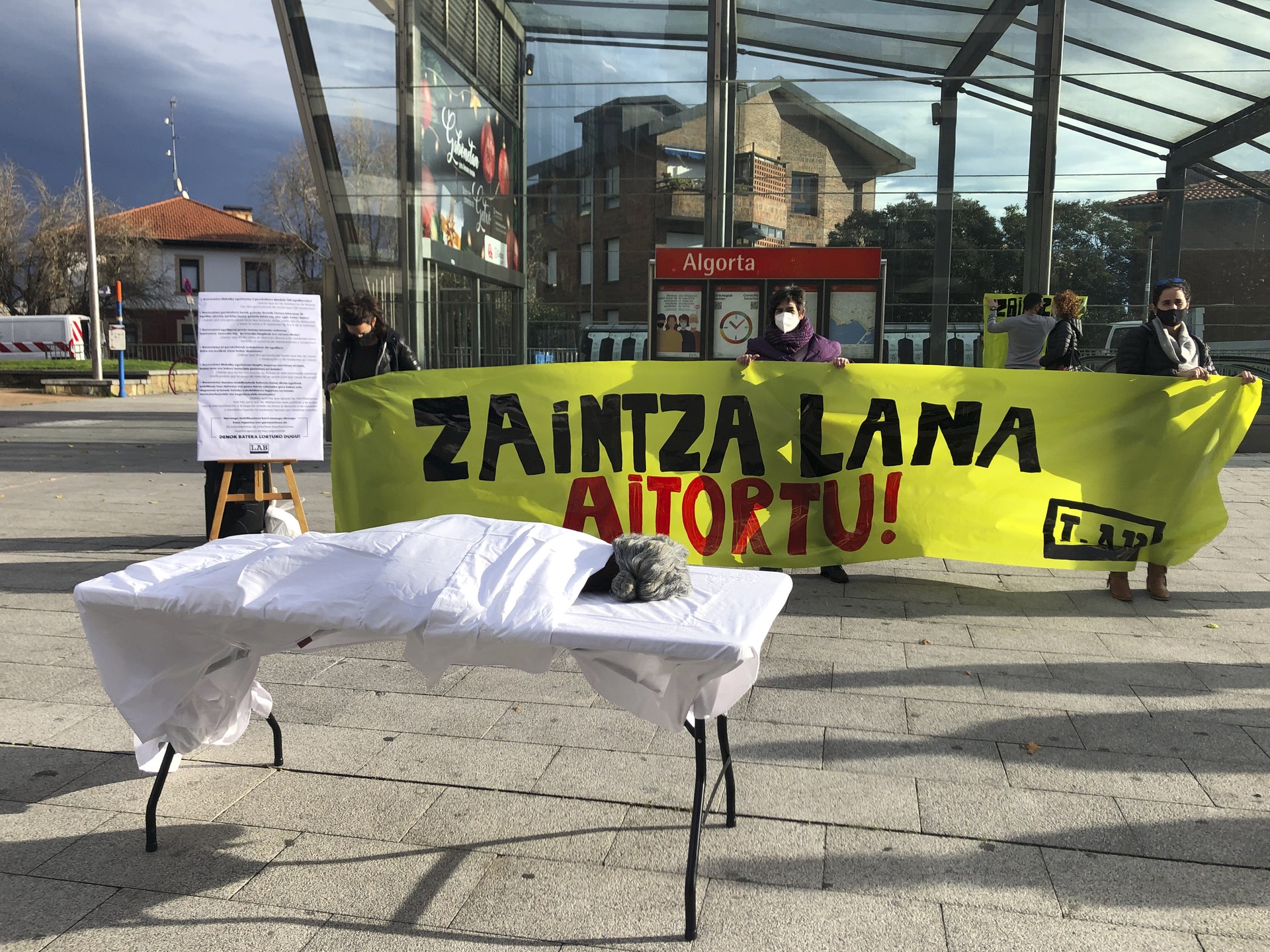 Egoitzetako zaintzaileen gehiegizko lan-zama salatu du LABek