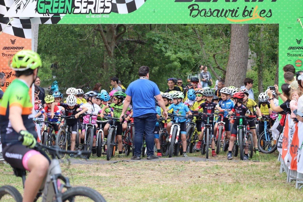 Mini Green Series txirrindularitza proba egin zuten atzo Gorlizen