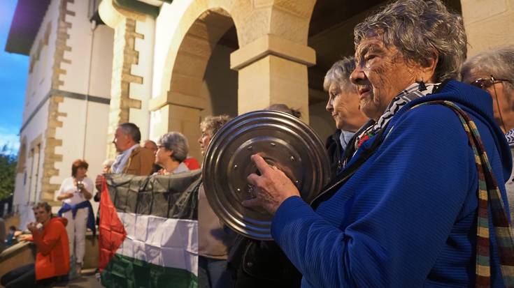 Uribekostarrek ere elkartasuna adierazi diote Palestinari eta Israelegaz harreman guztiak eteteko eskatu dute