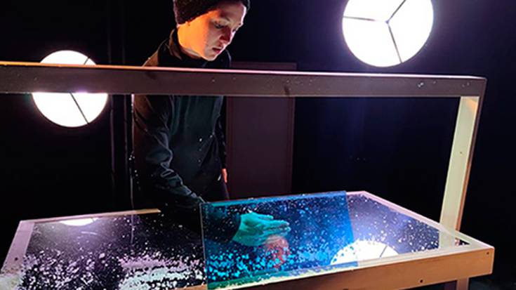 BERTAN BEHERA Umeentzako antzerkia: "Leihoak"