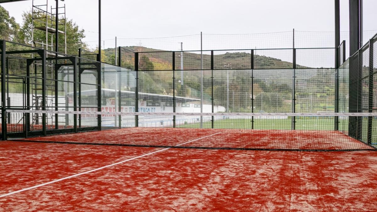 Estalitako padel-pista berri bi estreinatuko ditu laster Berangok