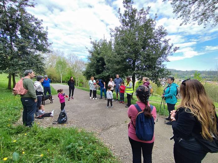 Natura ezagutzeko ibilbide gidatuak bueltan dira Urdulizen, doan eta edonorentzat