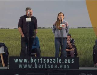 Mahai inguruan eta oholtza gainean bertsoa nagusi izango da Algortan
