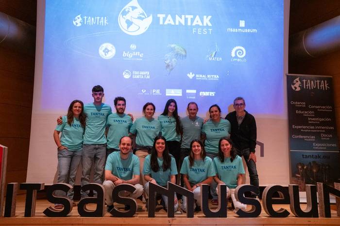 Tantak Fest jaialdiak 1.500 lagun bildu ditu Bilboko Itsasmuseumen