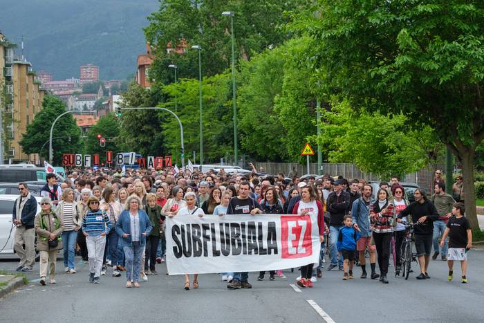Aldundiak itsasadarreko tunelaren lehen obrak esleitu dituela eta, mobilizazio gehiago iragarri ditu Subflubiala Ez plataformak