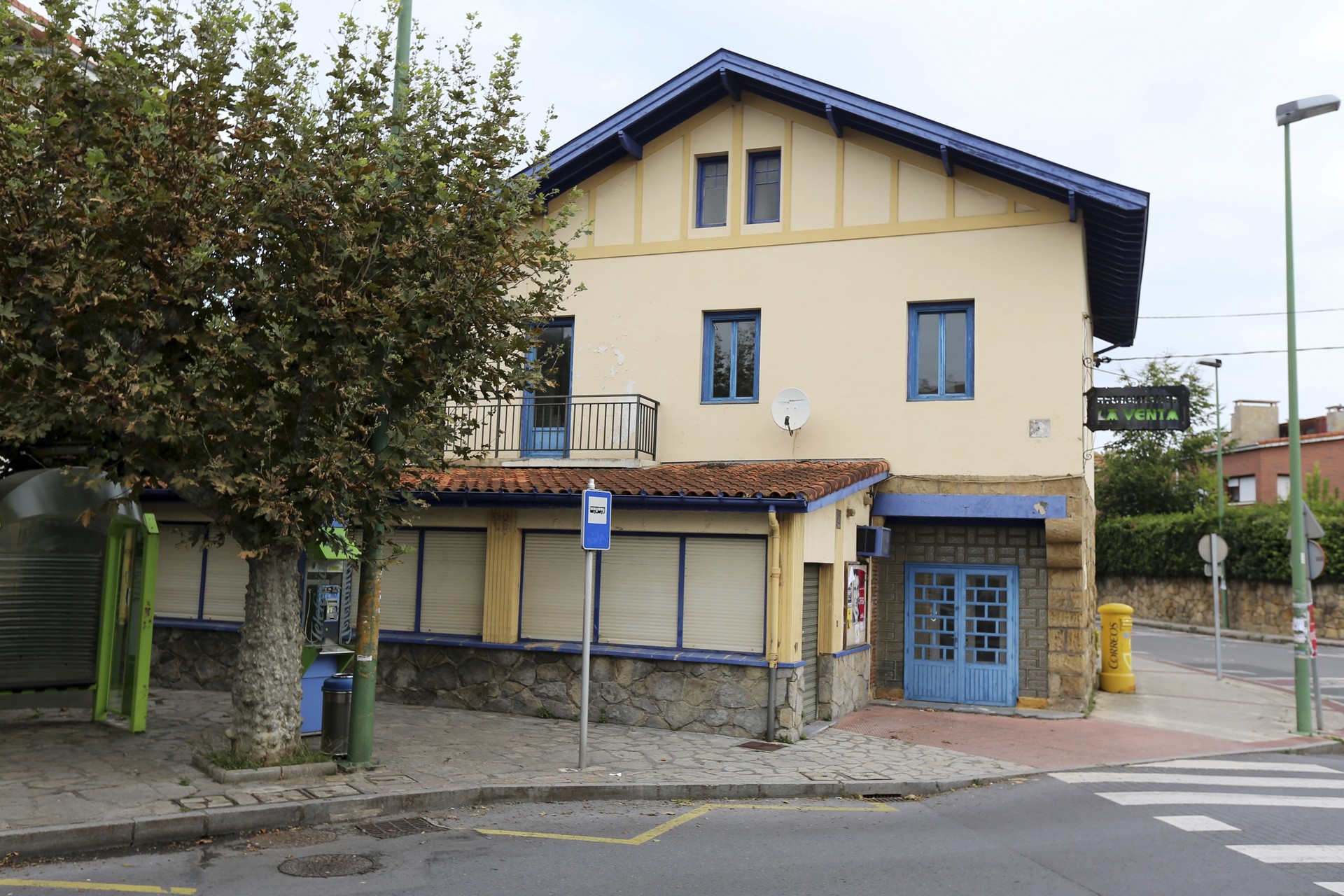 Bentaren beheko solairua erabilera anitzeko eta ostalaritzako gune gisa egokitzeko proiektua onartu da