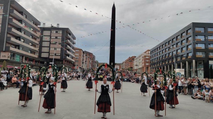 Gure Ohiturak: "Jendeari erakutsi behar diogu beraiek ere honen parte direla"