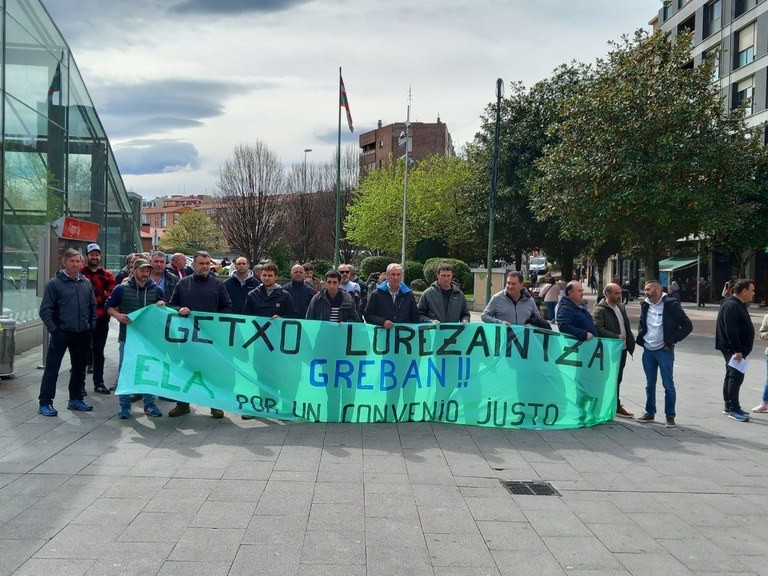 Getxoko lorezaintza-zerbitzuko grebalariek salatu dute Udala beste kontratu batera jotzen ari dela haien greba oztopatzeko