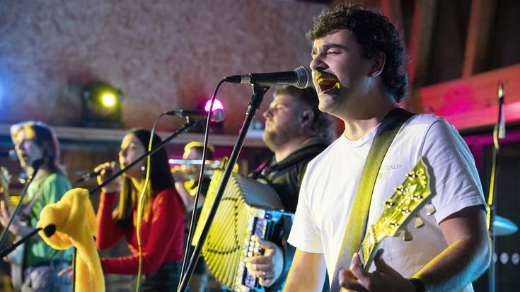 Bidean Erromeria taldea: "Ez da kasualitatea euskaraz kantatzea eta euskararen aterpe izatea"