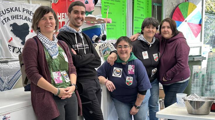Festaz bete dituzte Hezetasuna auzoko kaleak San Martin jaietan