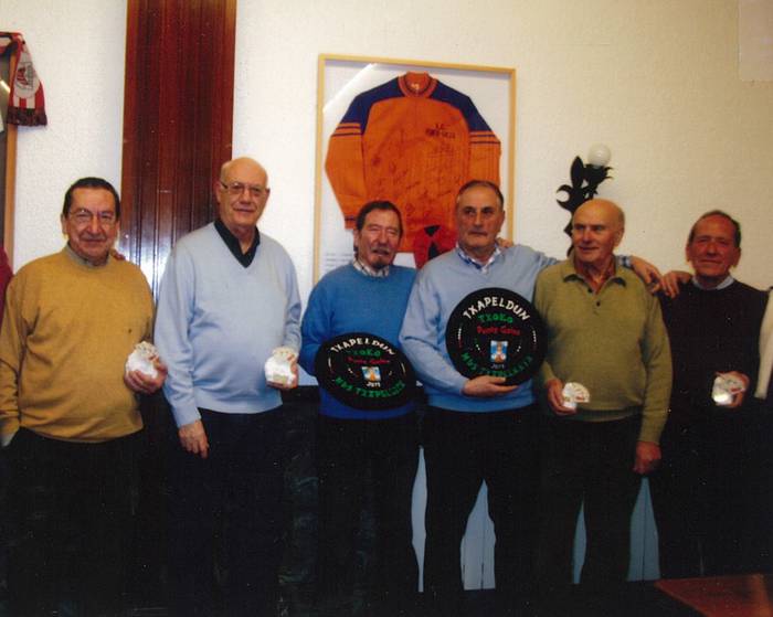 Urbano Pazek eta R. Etxebarriak irabazi dute 2015eko Txoko Punta Galea Mus Txapelketa