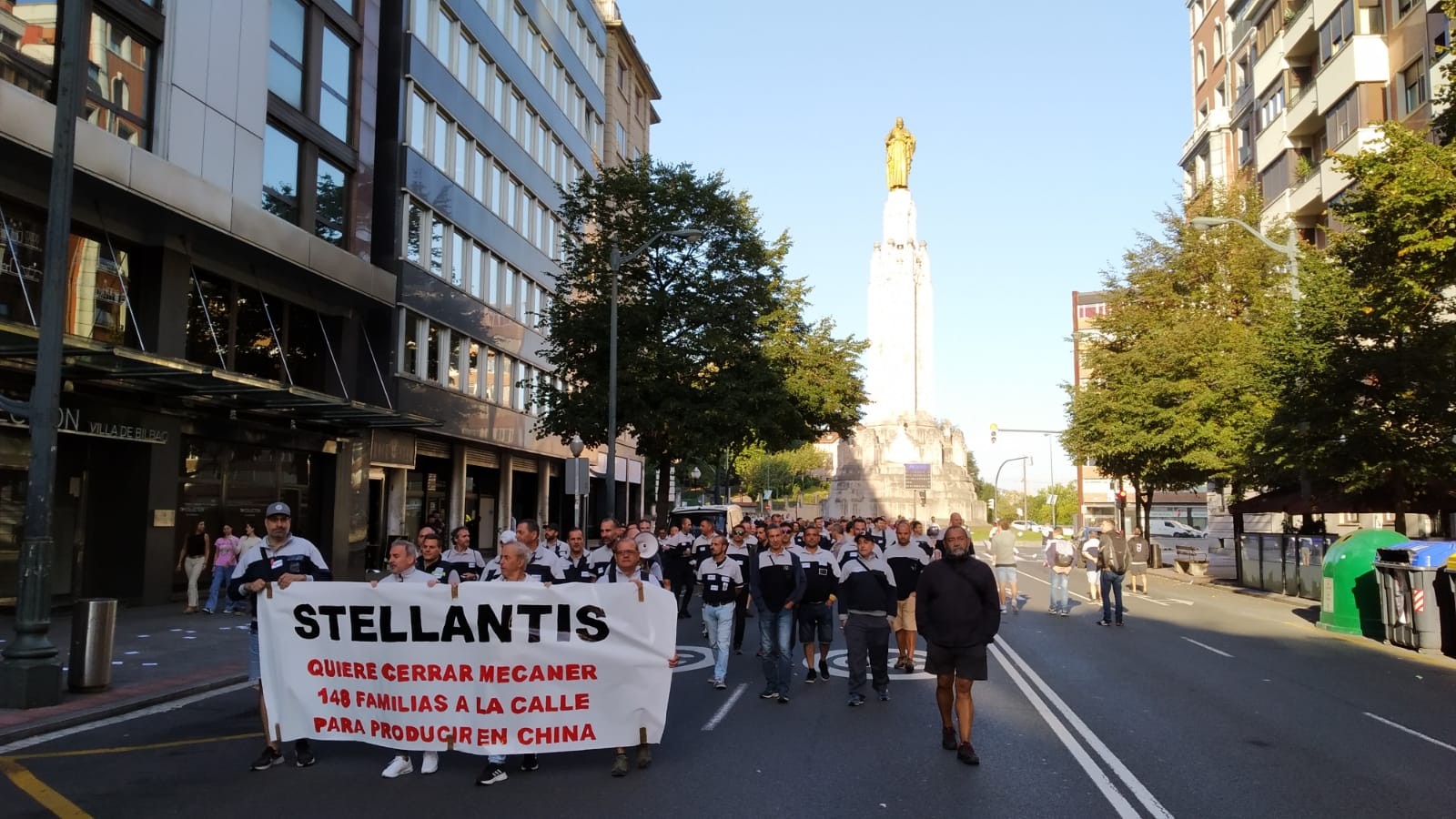 Mecaner enpresako langileek Bilboko kaleak hartu dituzte euren lantokia defendatzeko asmoz
