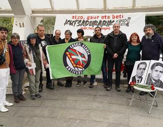 Erandioko Oroimenak duela 55 urte errepresio frankistaren biktimak izan ziren Josu Murueta eta Anton Fernandez oroitu ditu