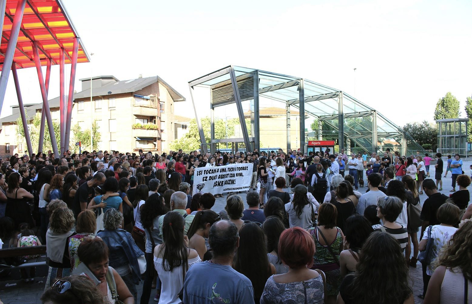 Emakumeak elkartu, saretu eta autodefentsarako deia egin du Getxoko mugimendu feministak
