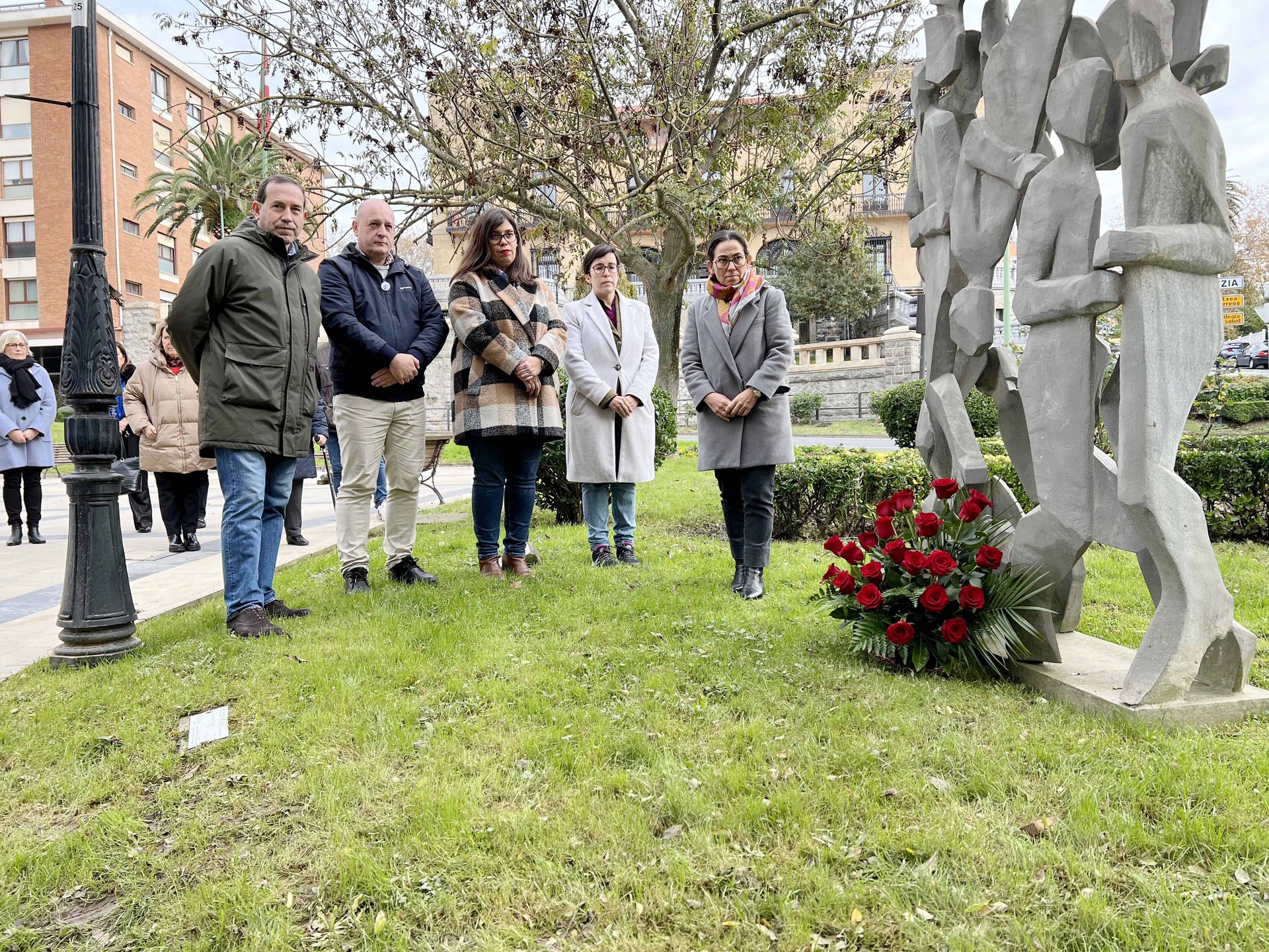 "Terrorismoaren biktima guztiak" omendu dituzte gaur Getxon