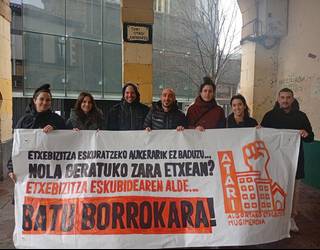 Atari mugimendua: “Etxebizitza eskubidearen kontura betetzen dituzte euren poltsikoak”