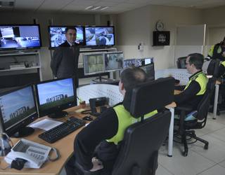 Gizon bat atxilotu dute Algortan, beste pertsona bati arma zuri bategaz erasotzen saiatzearren